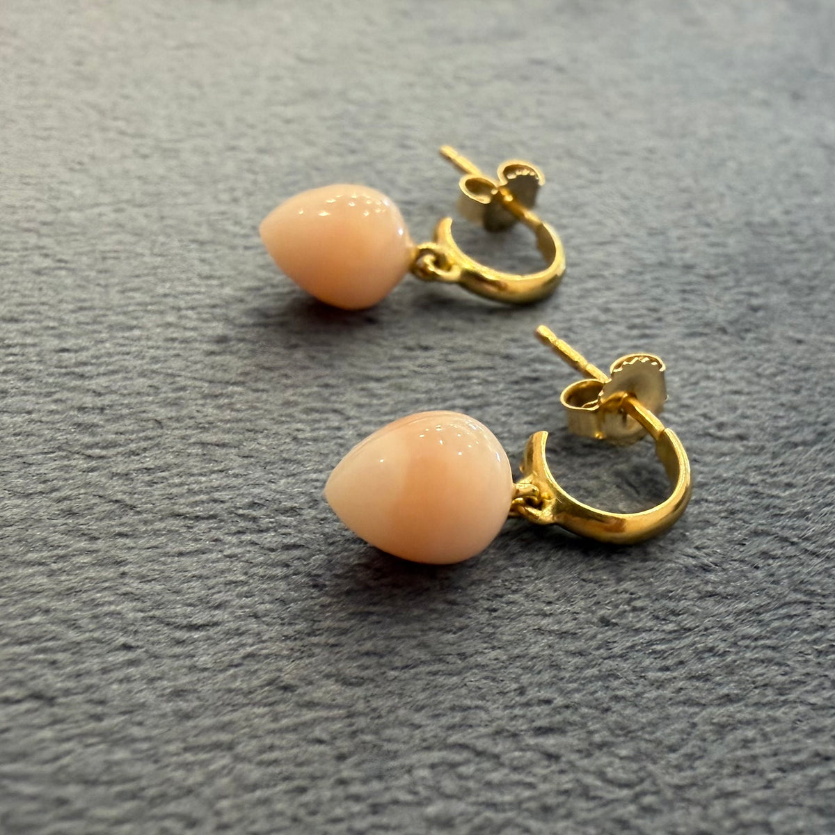 huggie hoops - pink opal