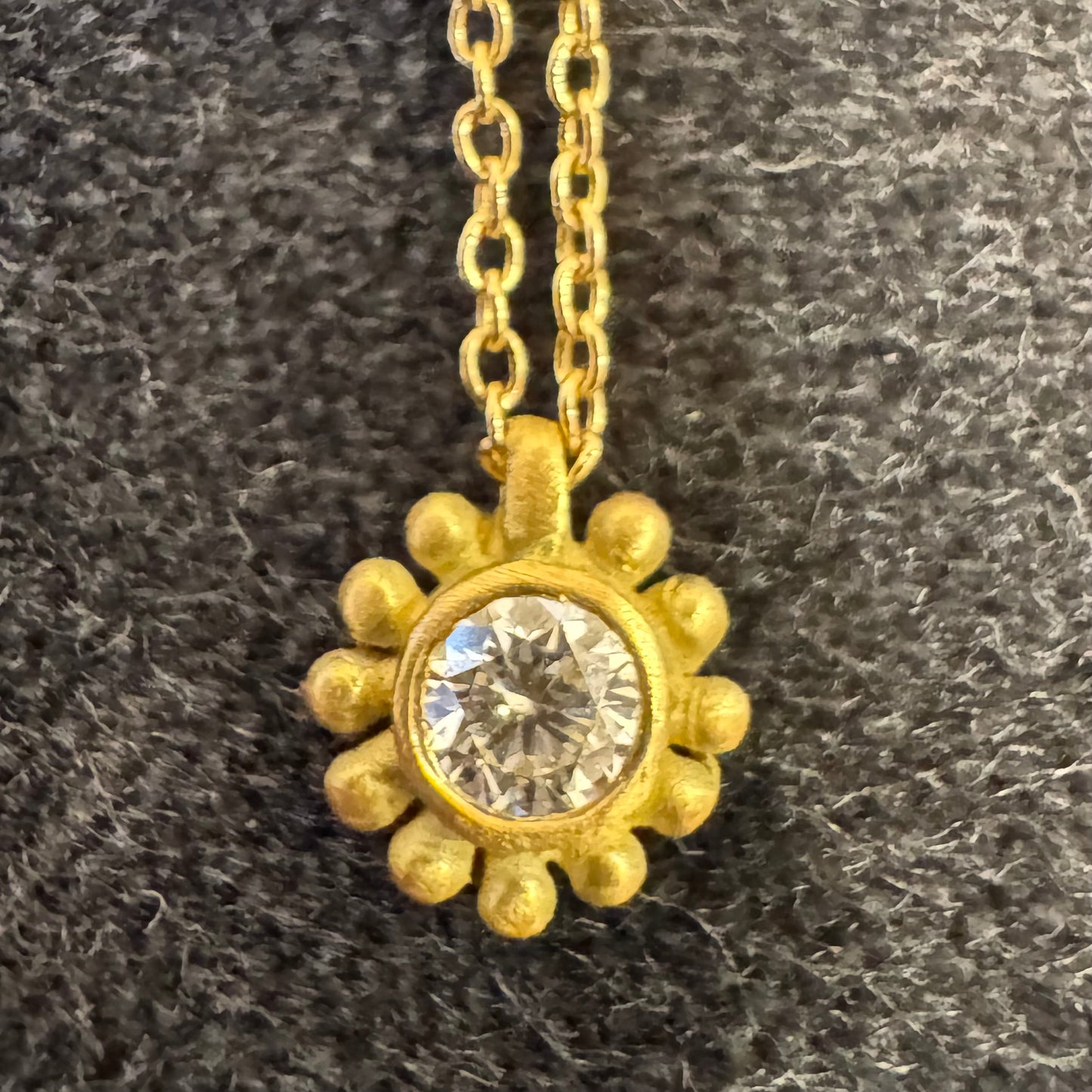 palace pendant with diamond