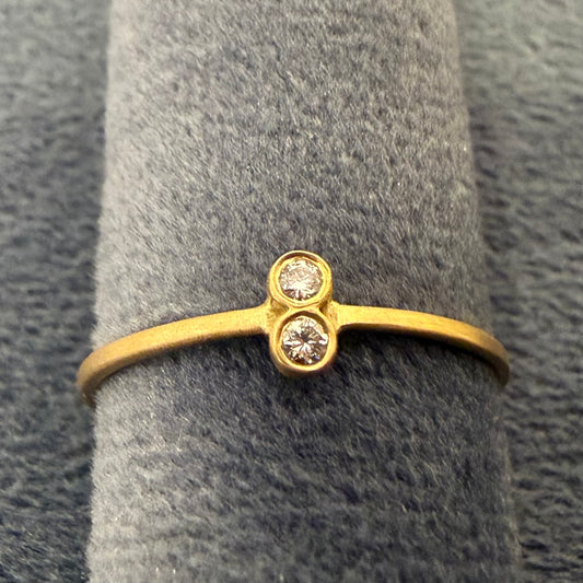 teeny ring - double cluster with 2 pt diamonds