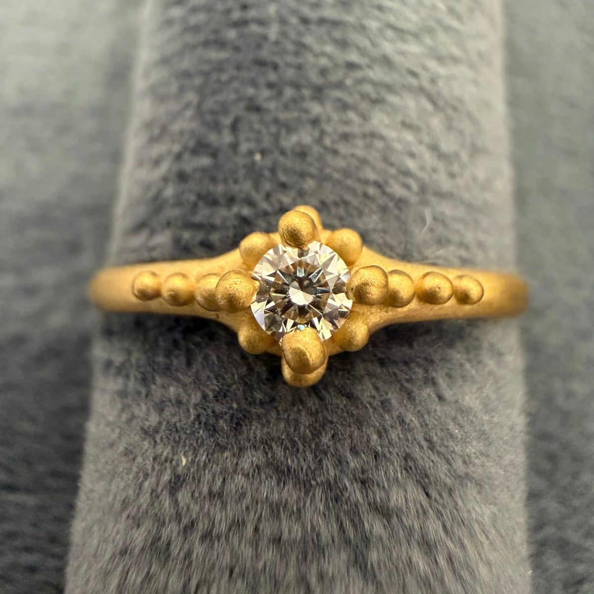 ariel ring with 3mm diamond