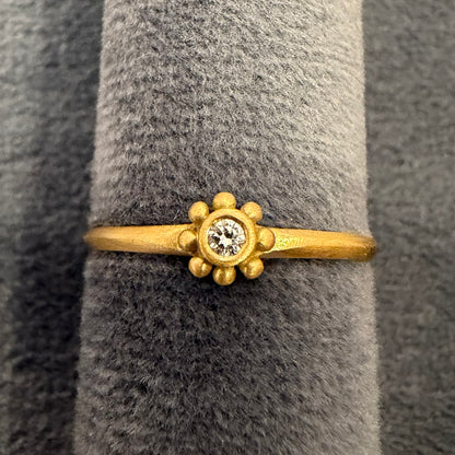 palace ring with 2mm diamond