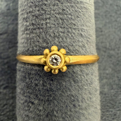 palace ring with 2mm diamond