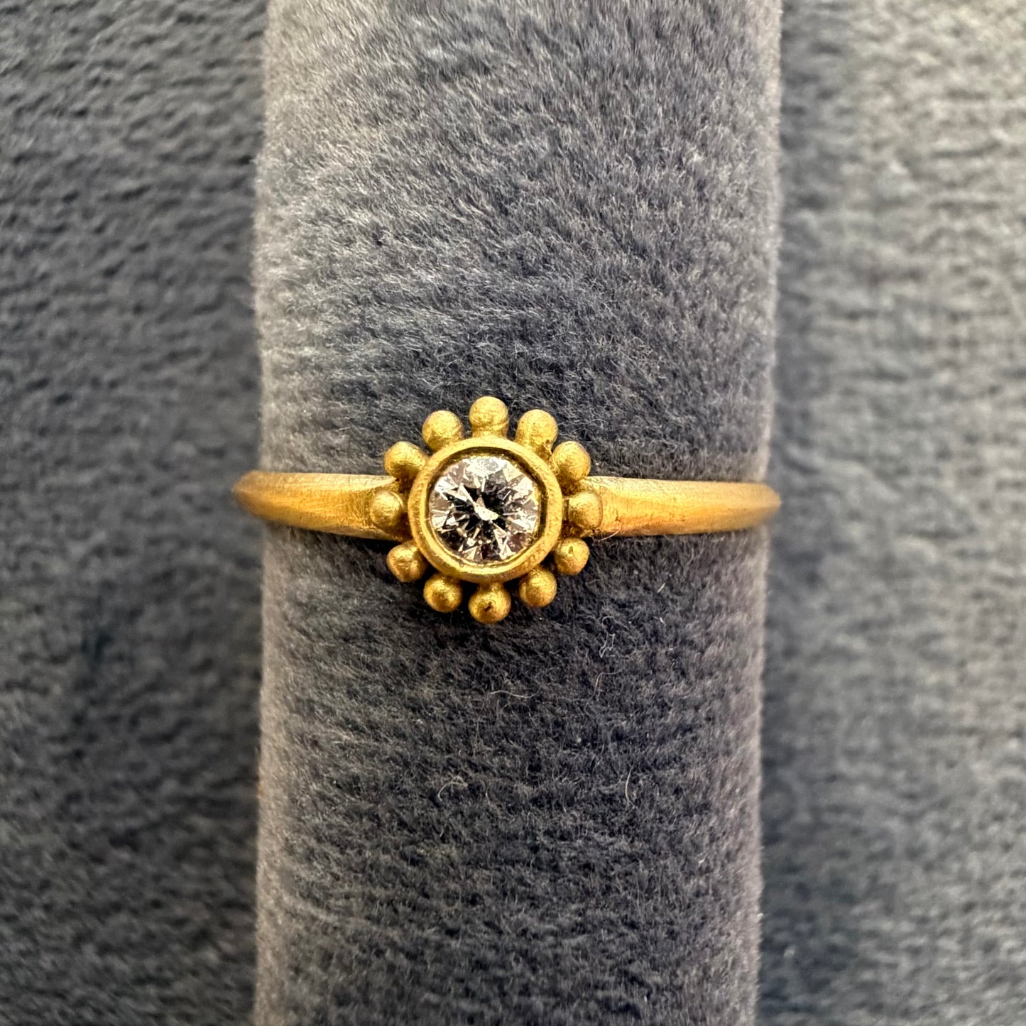 palace ring with 3mm diamond