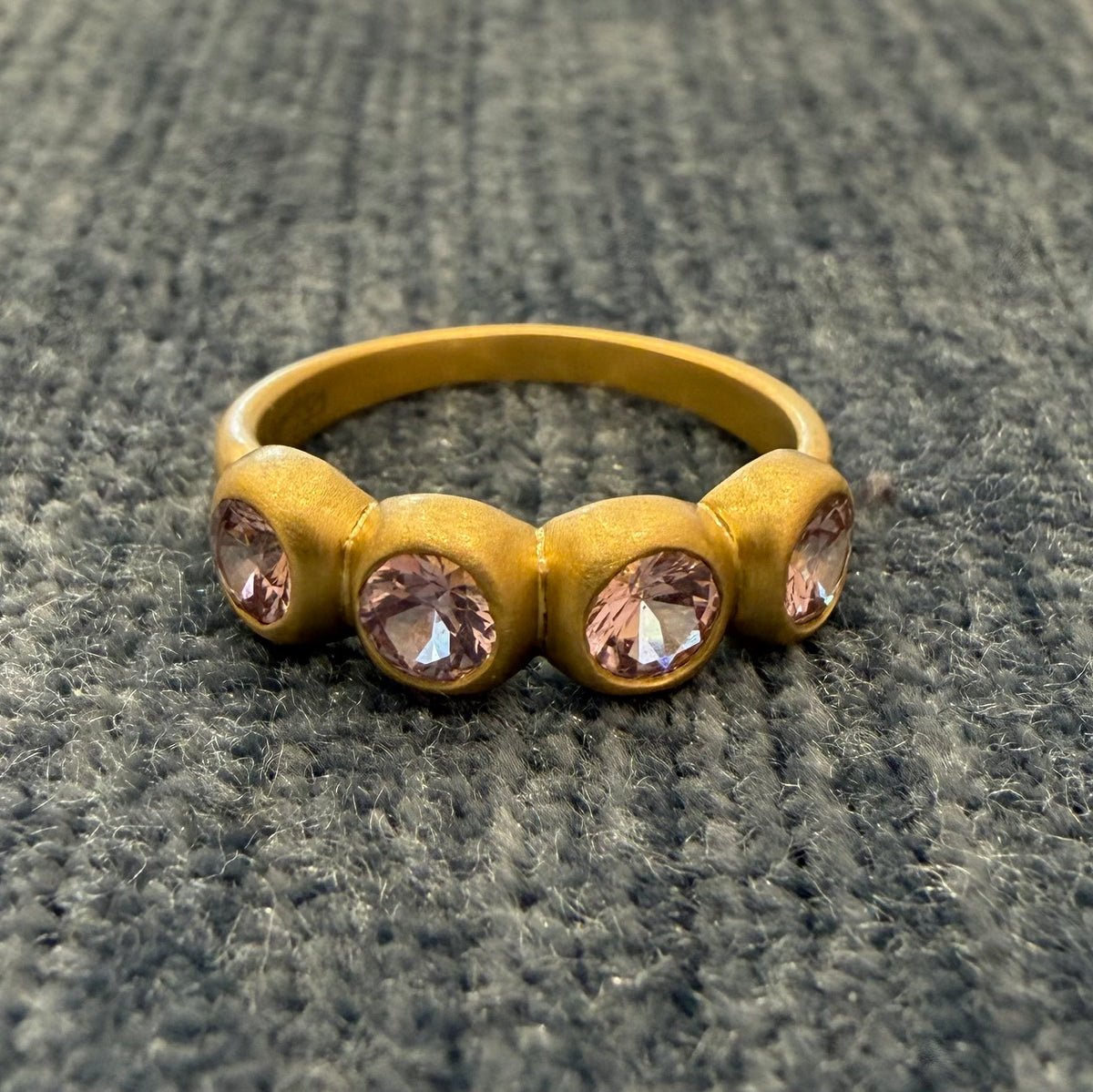 porch skimmer band with 4 mm pink sapphires