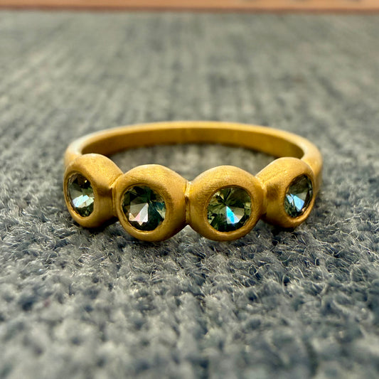porch skimmer band with 3mm green montana sapphires