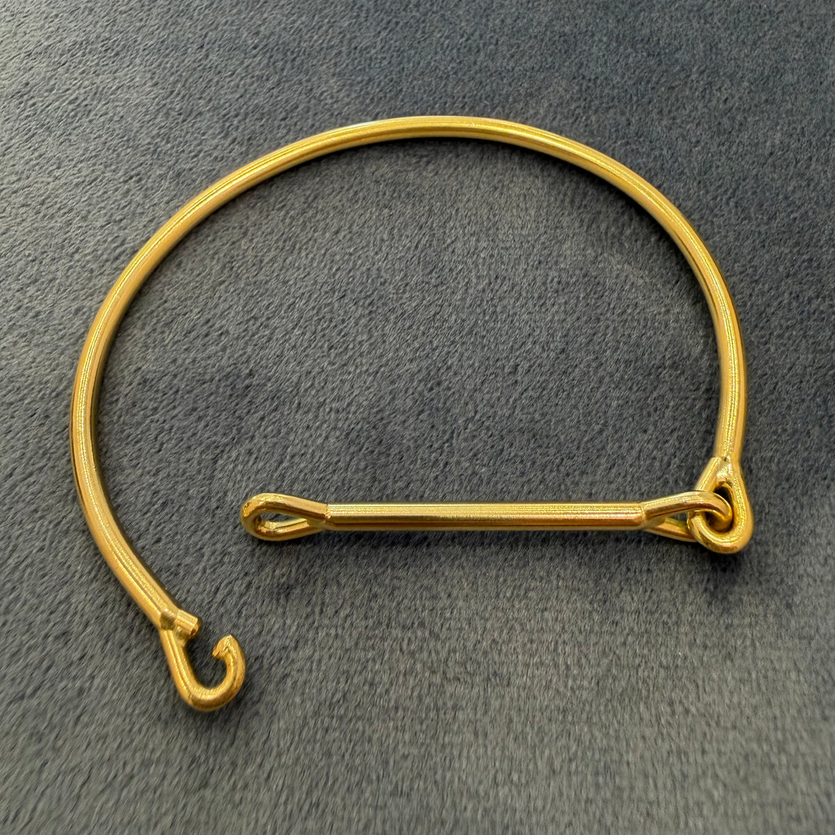 needle eye cuff