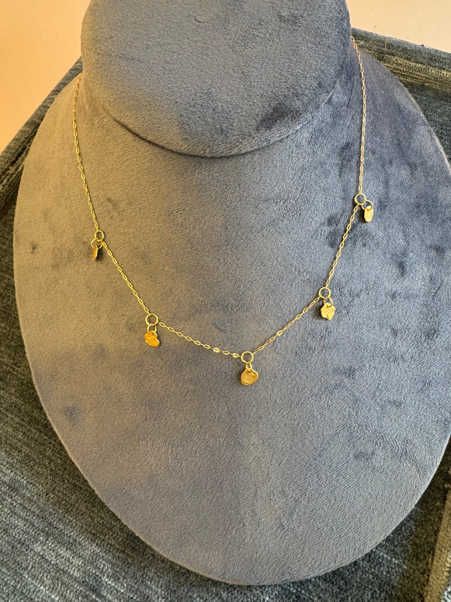 station necklace with kelp