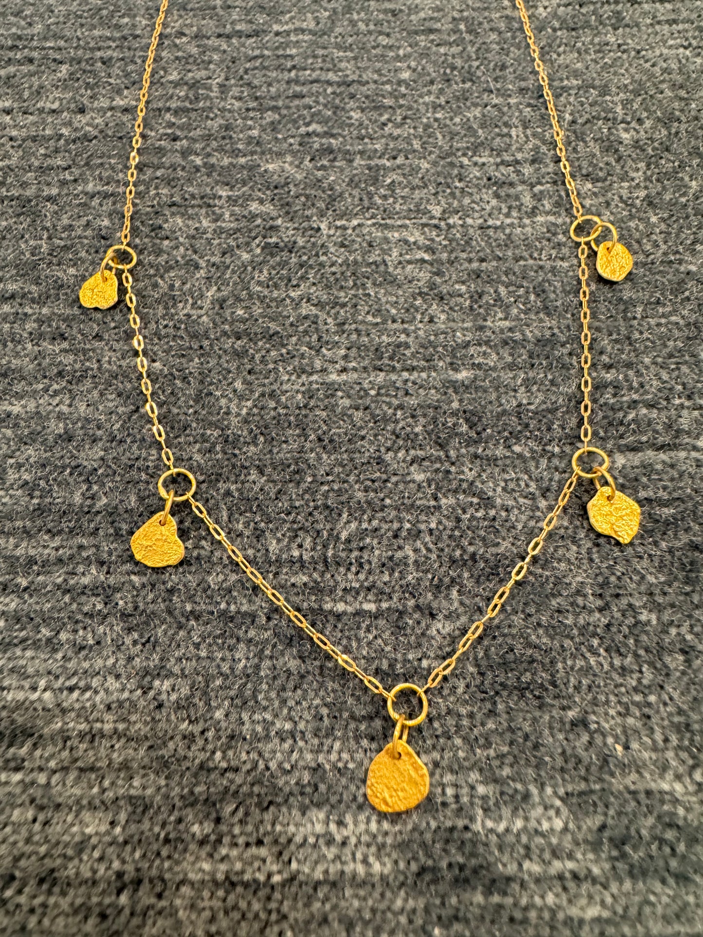 station necklace with kelp
