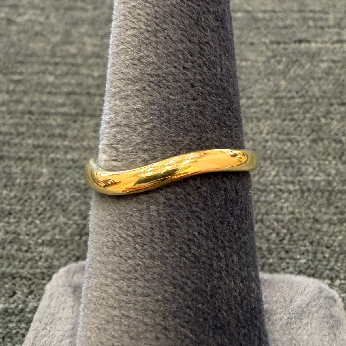 curved plum band