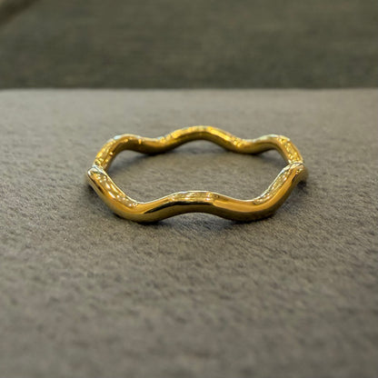 wavy band
