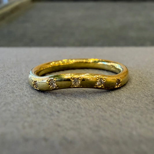 shallow curved sprinkle band