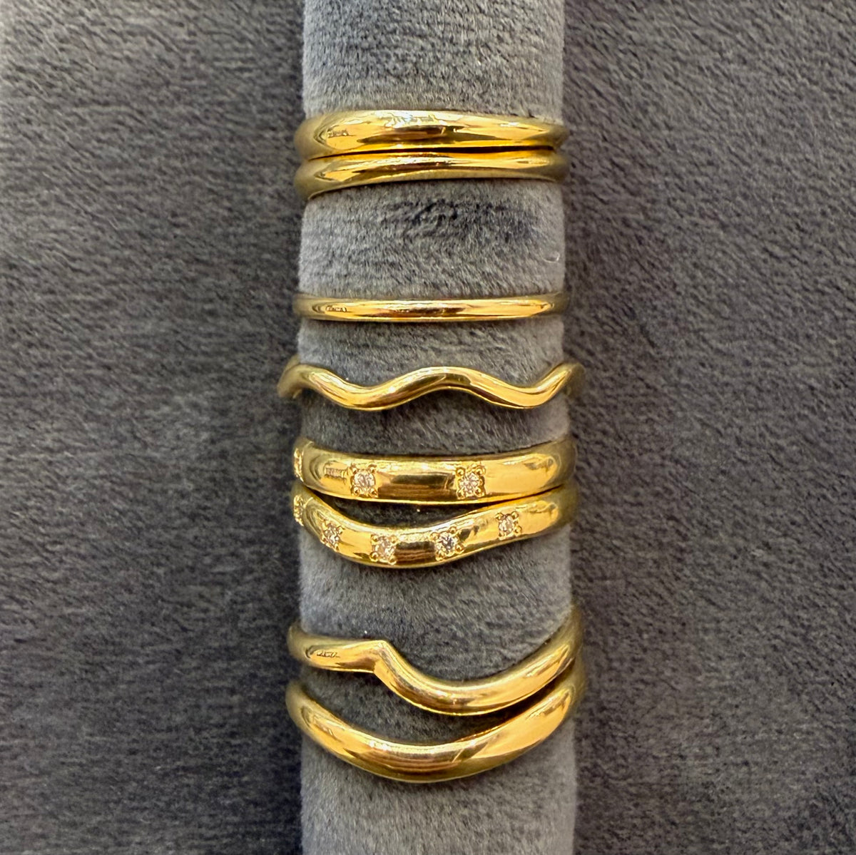 wavy band
