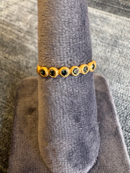 porch skimmer band with 2mm green sapphires