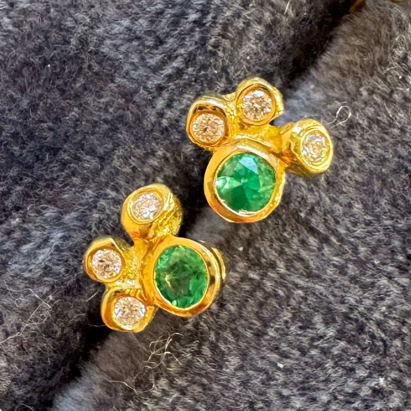 emerald starlight diamond stud