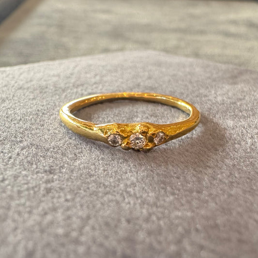 single cloud diamond ring
