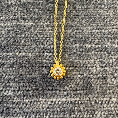 palace pendant with diamond