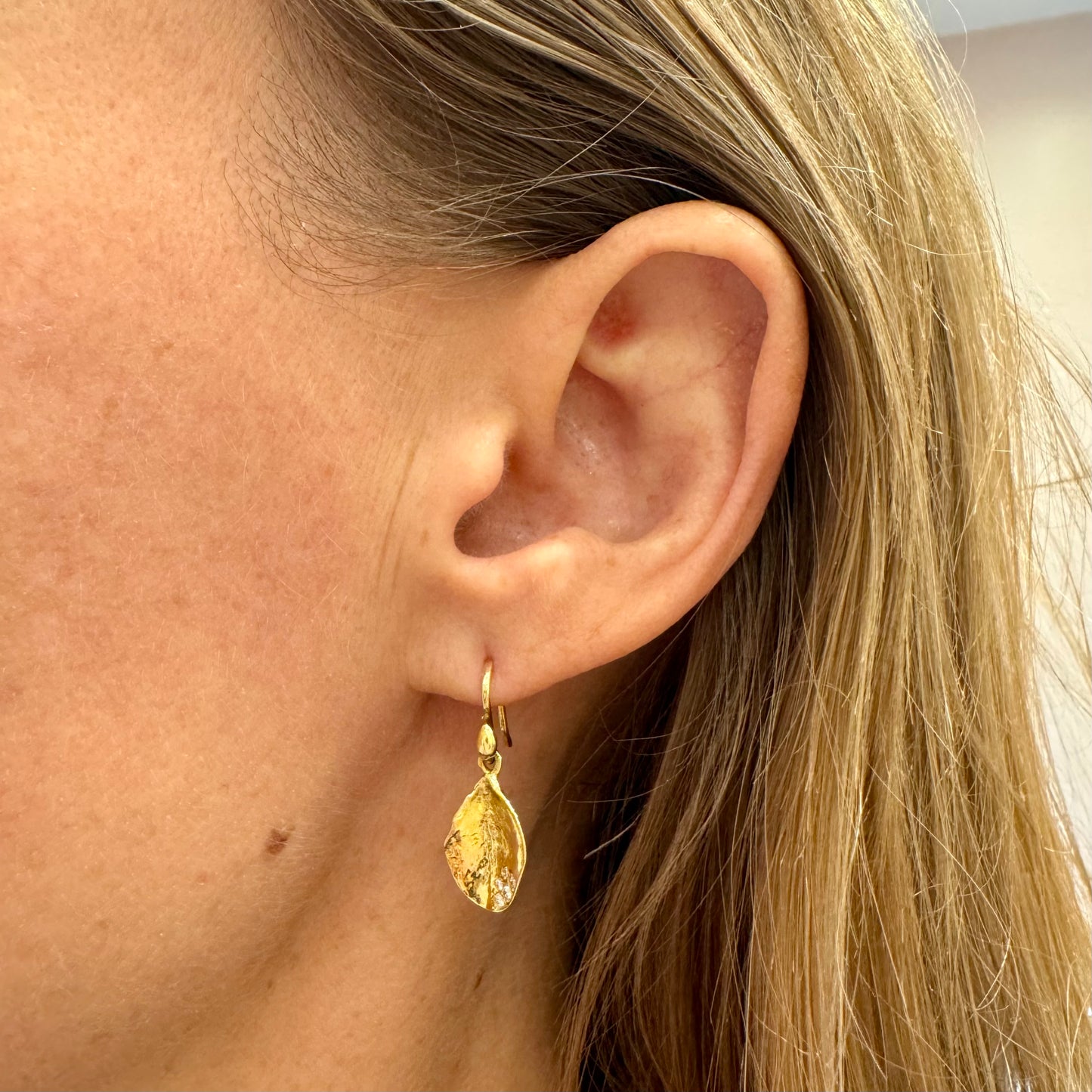 diamond dew drop boxwood earrings
