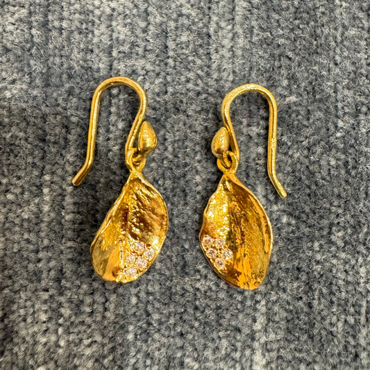 diamond dew drop boxwood earrings