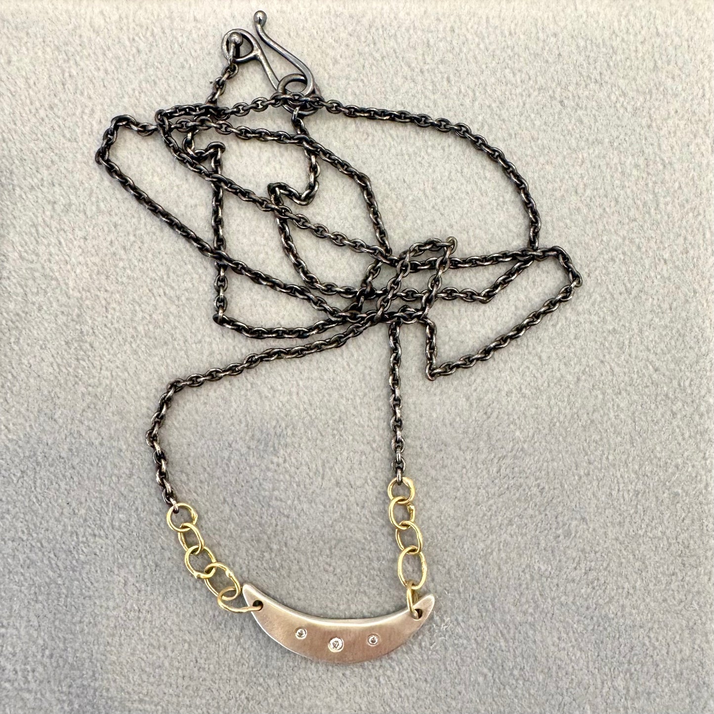 selene swing necklace