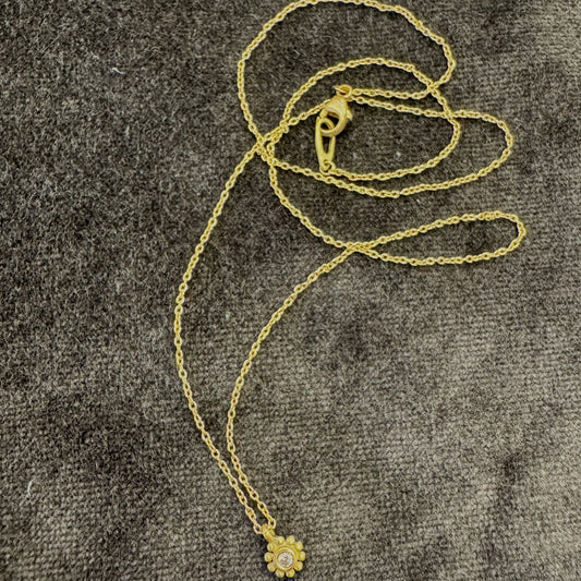 palace pendant with tiny diamond