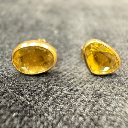 free form sapphire studs